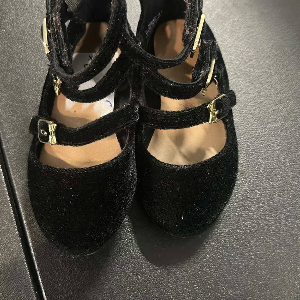 Old Navy toddler girls velvet dress shoes with gold buckles size 13 1/2